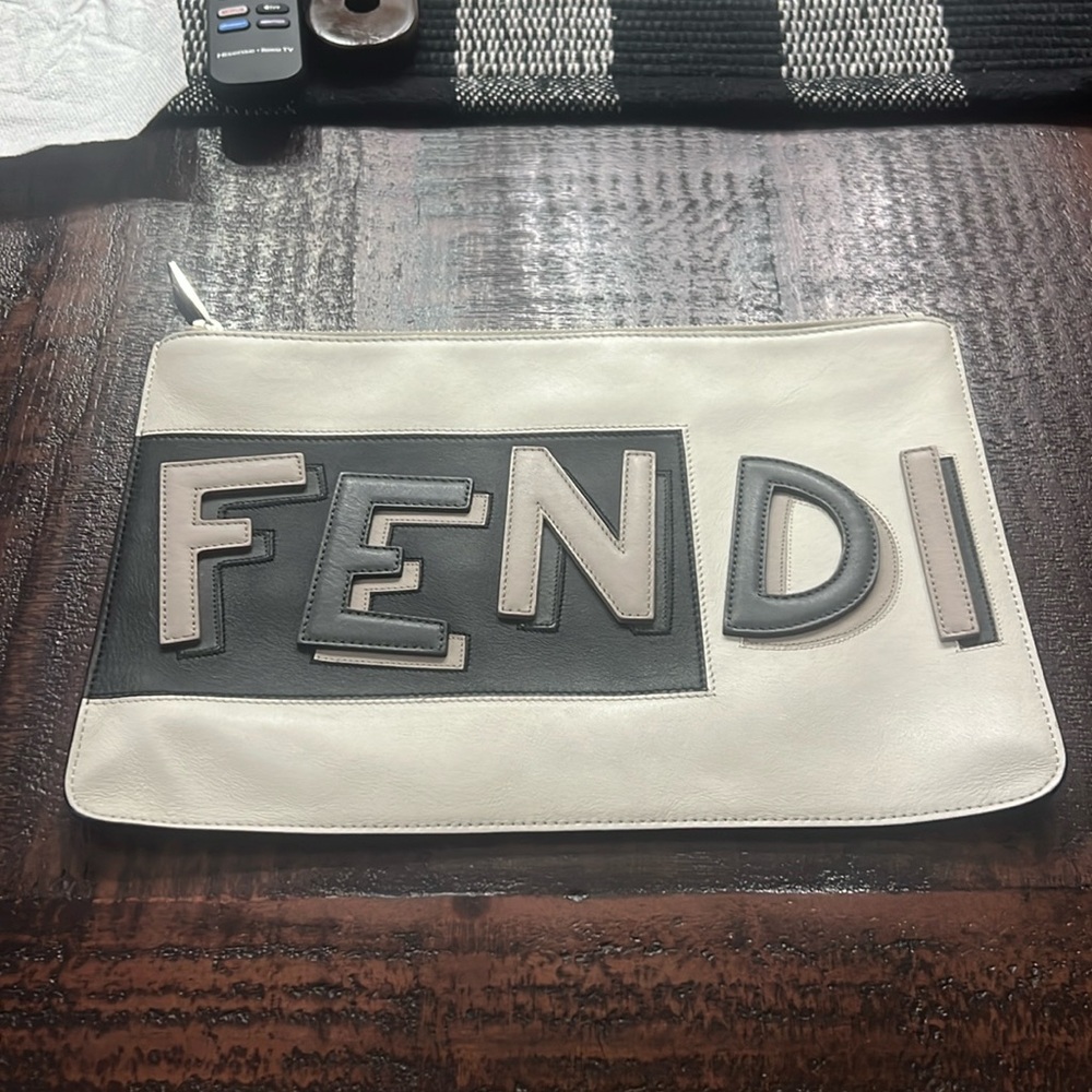 FENDI CLUTCH